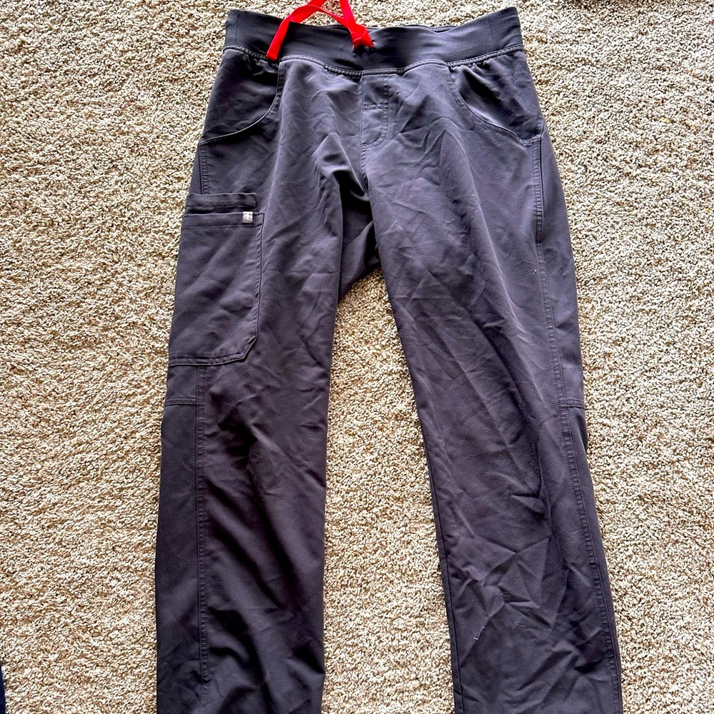 Figs charcoal grey bottoms